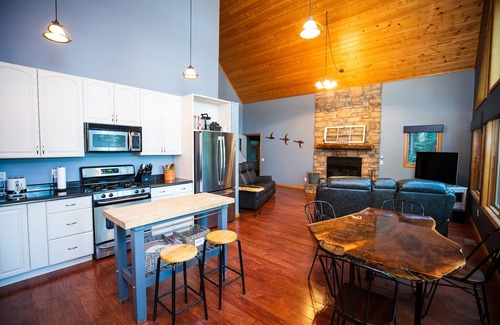 Osage Cabin | BLISSFUL SECLUSION on BLUEBERRY LAKE