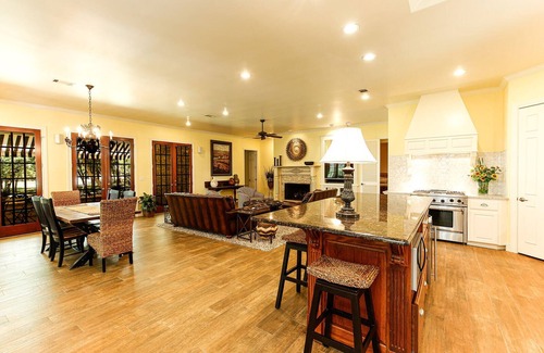 Horseshoe Bay West House | Blister Gold Hideaway | Swimming Pool | Concierge Services