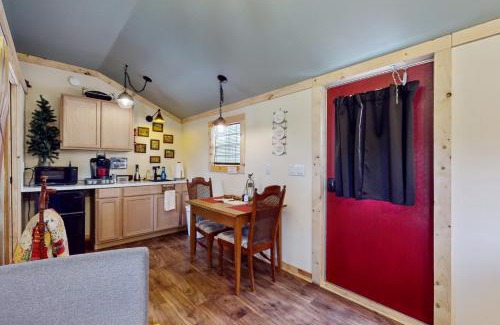 Ledbetter House | Blitzen - Reindeer Ranch at Round Top