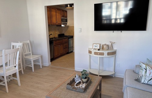 South End Condo | Block from the beach, Sleeps 4/5, family friendly condo in enchanting Ocean City