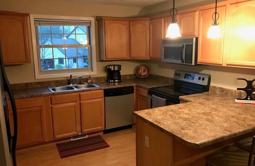 Stanford House | Bloomington hideaway, 10 min from downtown, catch some fish in private pond.