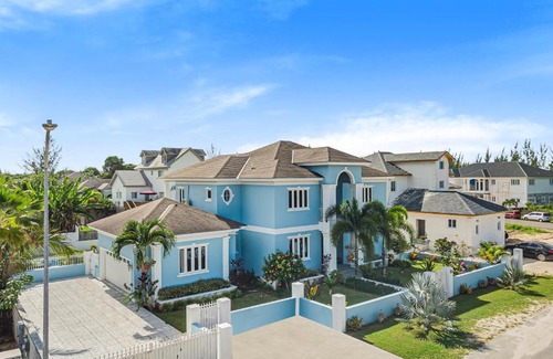 Nassau Villa | Blu Diamond Luxury Estate