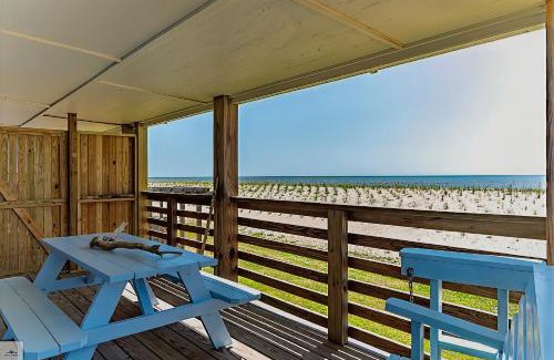 Grand Isle Hotel | Blue Dolphin Inn and Cottages