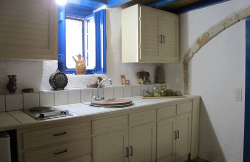Monemvasia Apartment | Blue Door (in the castle of Monembasia)