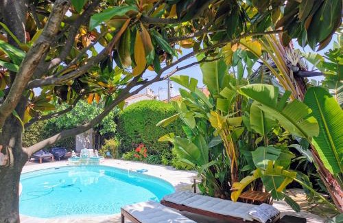 Riou - Petit Juas - Av de Grasse House | Blue Dream Cannes Guest House