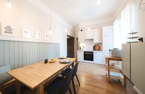 Geidorf Apartment | Blue flat by GrazRentals best location & free parking