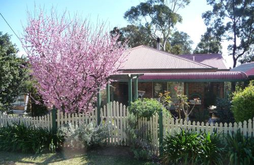 Bensville Bed & Breakfast | Blue Gum Cottage on Bay