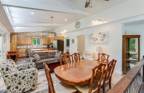 New Tazewell Cabin | Blue Haven Paradise Island