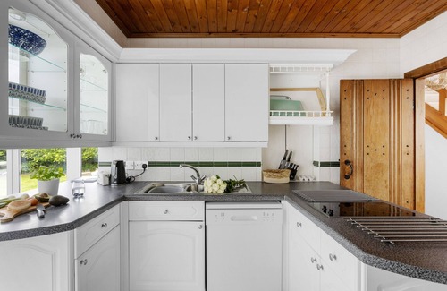Saint Austell Bay Ski Chalet | Blue Haze - Exclusive Duporth Estate with private beach access