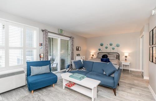 Craigleith Apartment | Blue Heart Mountain Studio Dream Walk to slopes, tennis