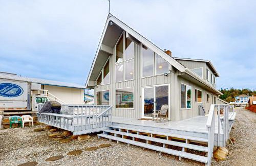 Bow Hotel | Blue Heron Haven