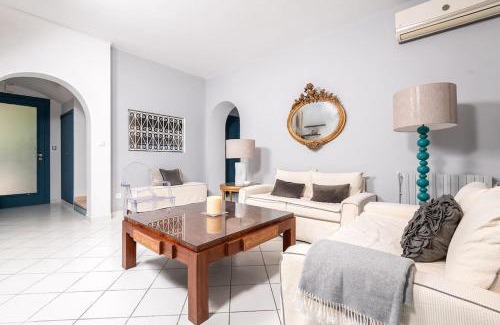 La Marsa Villa | Blue Hill