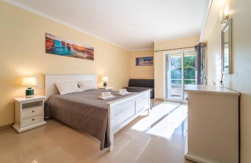 Areias de Sao Joao Apartment | Blue Horizon Apartment by HelloVacations