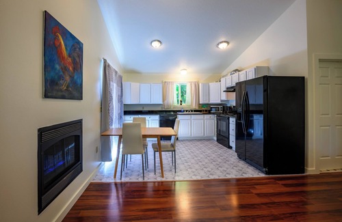 Central Oregon House | Blue House: country living close to everything