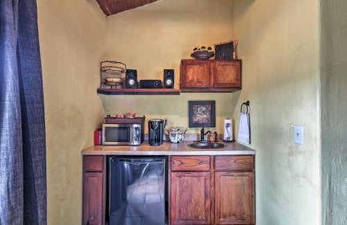 Pittsburg Apartment | Blue Jay Cottage - Pittsburg Studio on Winery!