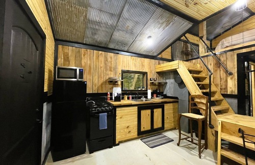 Powell Cabin | Blue Jean Cabin