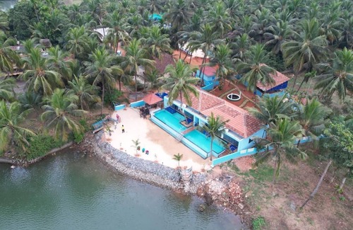Inna Resort | Blue Lagoon Homestay