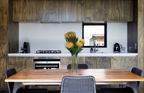 Hobart Central Business District House | Blue Magnolia - Hidden Gem