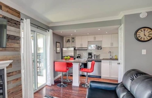 Craigleith Apartment | Blue Mountain Luxury Studio