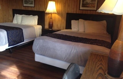 Pincher Creek Hotel | Blue Mountain Motel