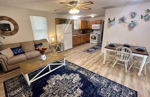 Piney Cottage | Blue Oasis By The Lake