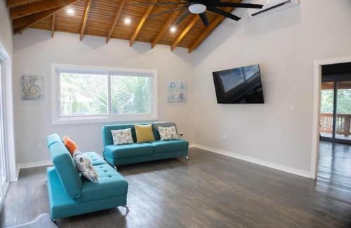 Lawson Rock Villa | Blue Paradise House Lawson Rock