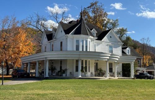 Buena Vista Bed & Breakfast | Blue Ridge Abbey Bed and Breakfast