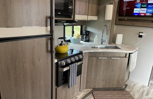 Culpeper House | Blue Ridge Bunkhouse RV Rental on Homestead