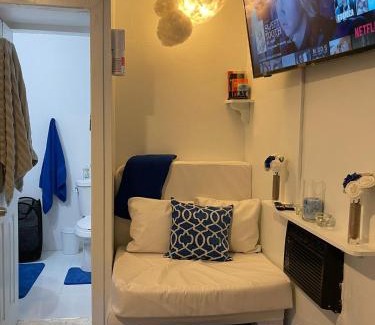 Bridgeport Bed & Breakfast | Blue Royalty