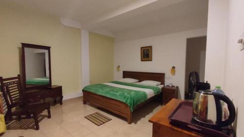 Nallathanniya House | Blue sky Guest House And Restaurant