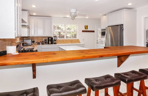 Wimberley House | Blue Spring Retreat I Hot tub, Families
