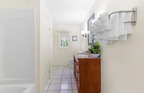Valatie Hotel | Blue Spruce Inn & Suites