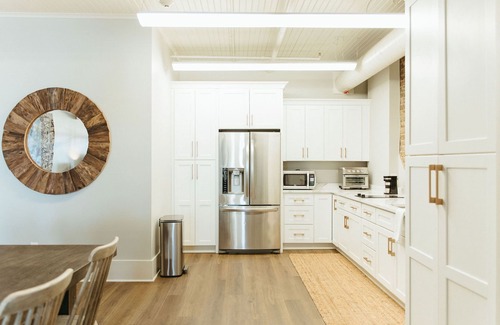 Maryville Apartment | Blue Suede Shoes Suite
