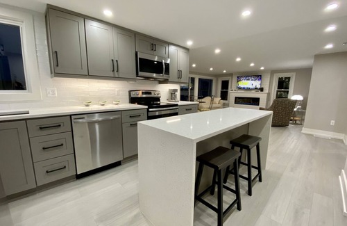 Marysville House | Blue Water Hideaway.Awesome renovation.Incredible River Views.Free Wifi