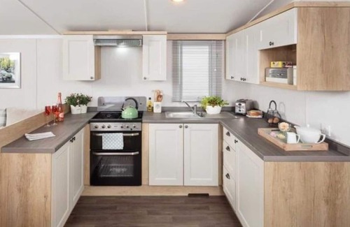 Paignton House | Blue Waters 7, Beverley Park