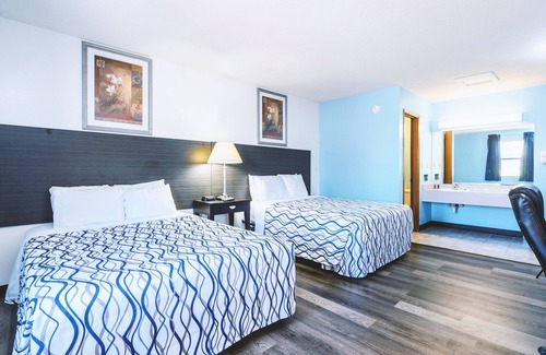Wellington Hotel | Blue Way Inn & Suites Wellington - 2 Queen Bed Non Smoking