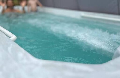Fullerton Cove Apartment | Blue Wren Barn. Huge Spa - Country escape