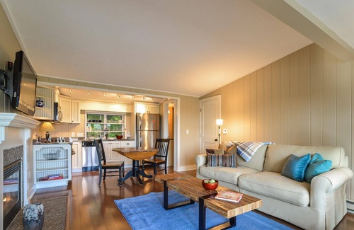Saugatuck Cottage | Blue Zen - Two Bedroom Cottage, Sleeps 4