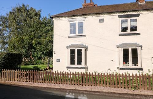 Rugeley House | Bluebell Cottage