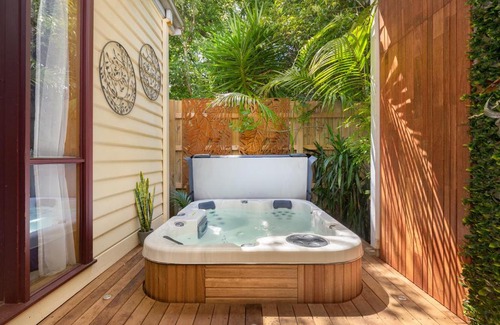 Gembrook Ski Chalet | Bluebell Cottage Gembrook - Heated Spa & Wood Fireplace