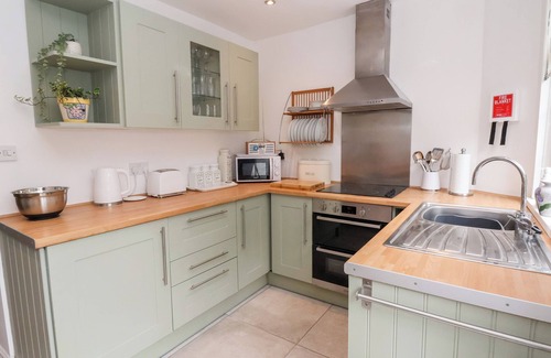 Ormskirk Cottage | BLUEBELL COTTAGE, pet friendly, character holiday cottage in Ormskirk