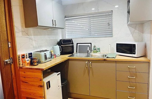 Mooroolbark Apartment | Blueberry Bliss, self contained suite
