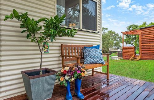 Kurrajong House | Blueberry Hills On Comleroy Farmstay - Self-Contained Cottages