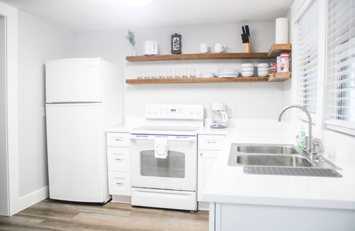Poplarville House | Blueberry Manor Pearl Suite