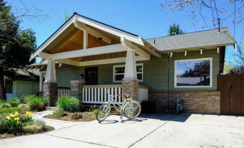 Old Bend House | Bluebird Day - Riverside Cottage