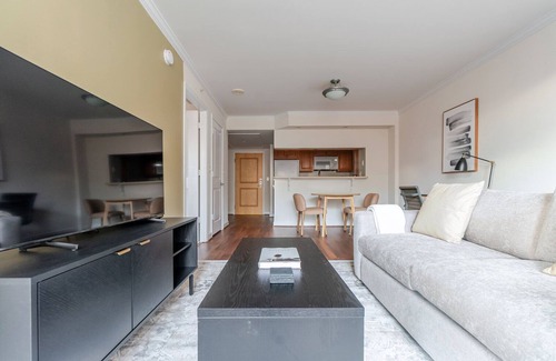Ballston Apartment | Blueground | Ballston, pool, nr Arlington Cemetery