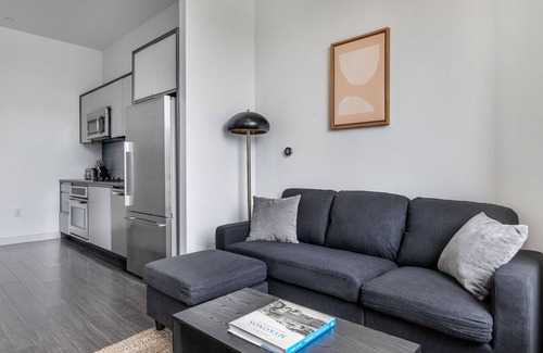 Central-Maverick Square - Paris Street Apartment | Blueground | Central-Maverick Square, pool, nr Boston Harbor