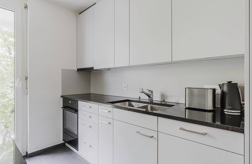 Enge Apartment | Blueground | Enge, elevator, w/d, near market