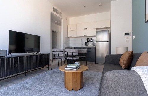 Florentin Apartment | Blueground | Florentine, City view, 2 Balconies (TLV-19)