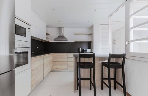 Sarria Apartment | Blueground | Pedralbes, pool & garden, AC